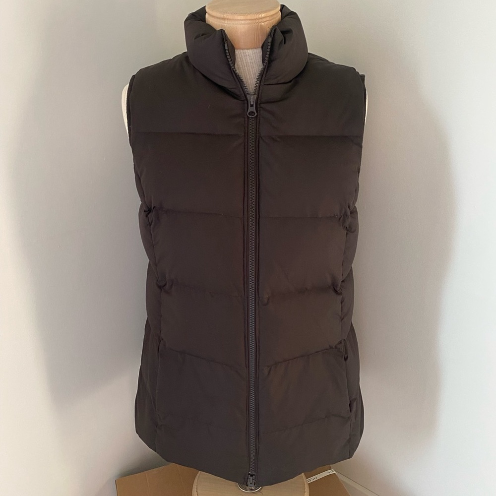 2/$75💥- VEST | Women’s Gap vest size medium